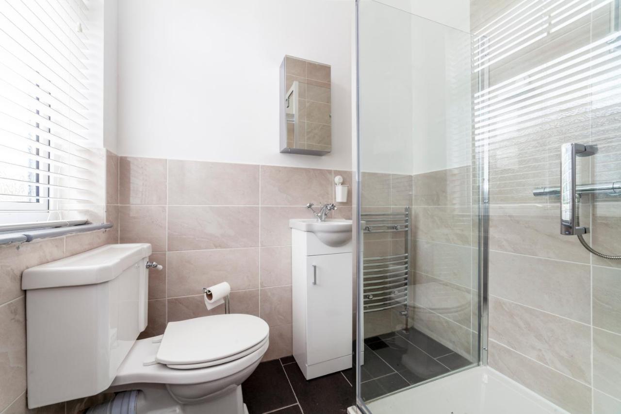 Highlands Gardens Suites Ілфорд Екстер'єр фото